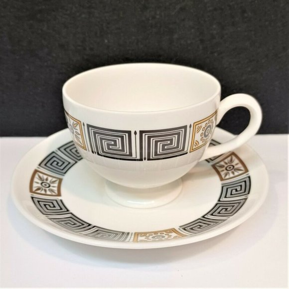 Vintage Wedgwood Tea Cups & Saucers (Set of 4) - Black and Gold Greek Key Motif - Picture 1 of 3